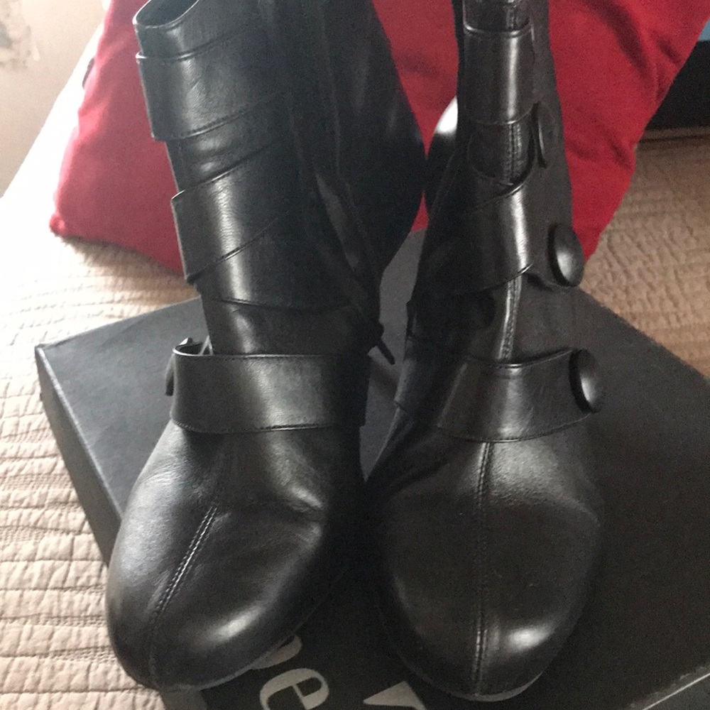 Super Cute Booties - image 3